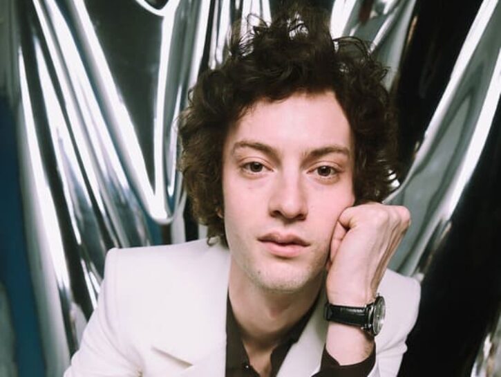 Dominic Sessa, nei panni di Tony