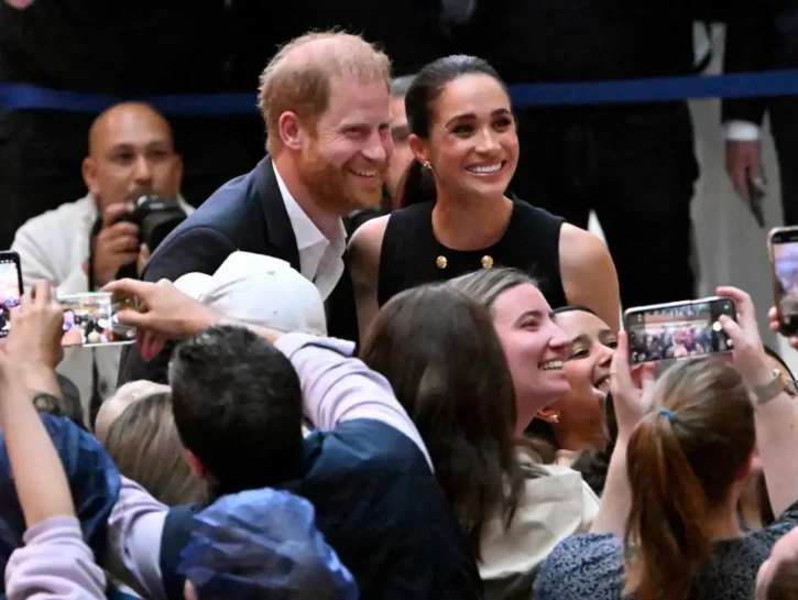 Harry e Meghan tornano nel Regno Unito: ecco cosa cambia ora per i reali