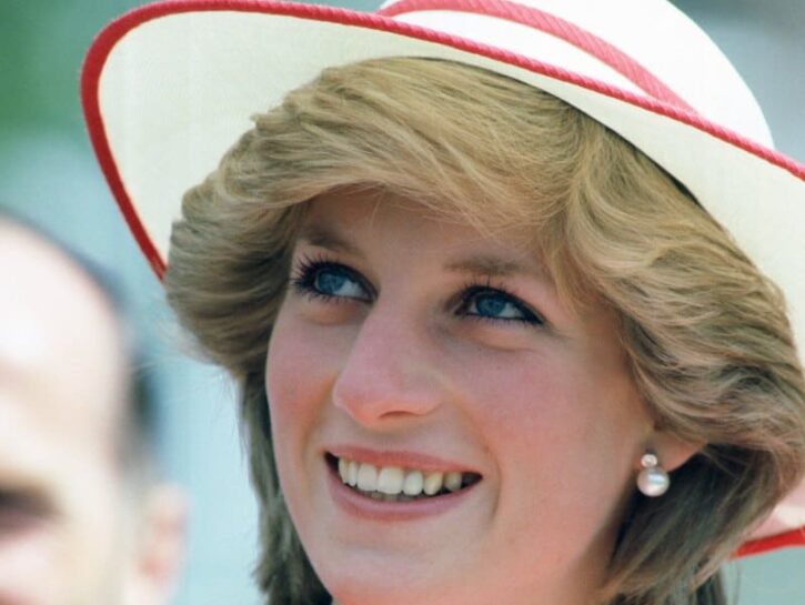 Spoiler: tornano di moda per l'autunno gli stivali del colore preferito da Lady Diana