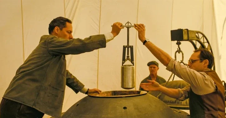 Una scena del Oppenheimer di Nolan