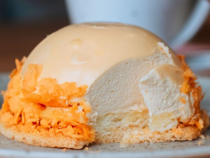 Semifreddo al melone al profumo di amaretto: il dessert estivo che stupisce senza fatica
