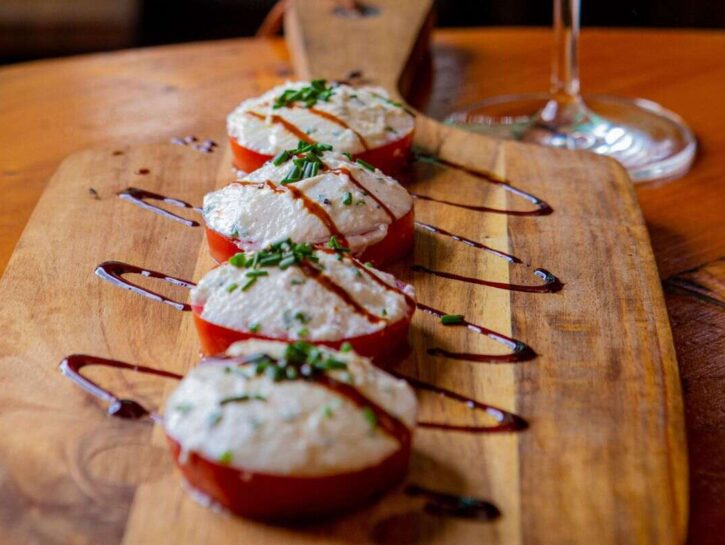 Pomodori gratinati al pecorino: l'antipasto ricco che profuma d'estate