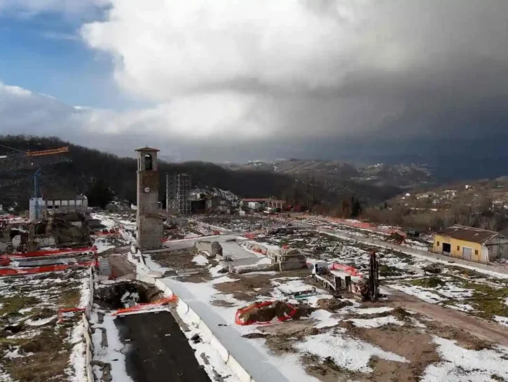 Terremoto Amatrice, 10 anni dopo: la memoria delle vittime e i ritardi della ricostruzione
