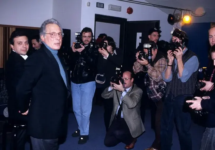 enzo jannacci con fotografi