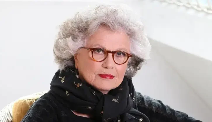 roberta petrelluzzi conduttrice di "un giorno in pretura"