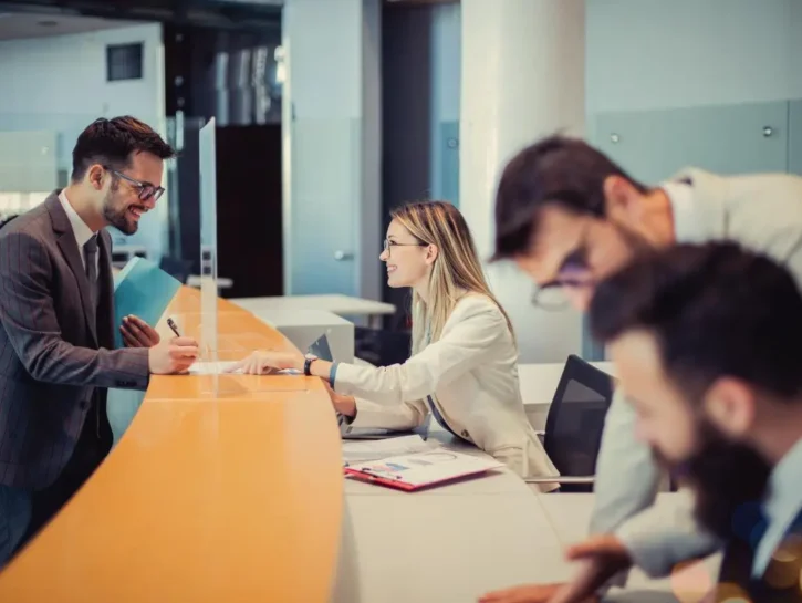 Soldi fermi in banca? L'inflazione erode il conto, ecco quanto si perde