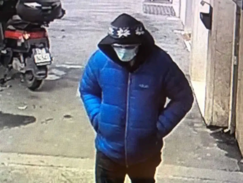 un fotogramma delle telecamere di videosorveglianza che ritrae Giandavide De Pau