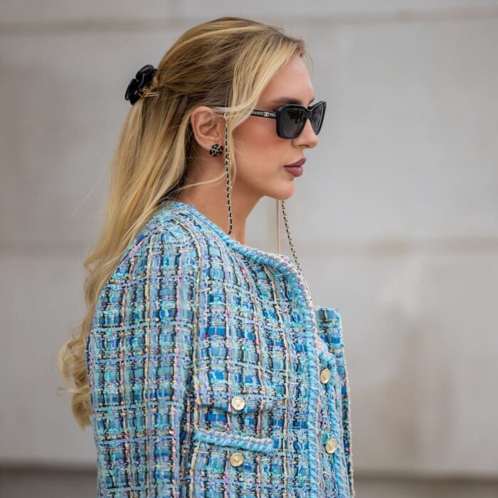 Come indossare una cropped jacket in tweed e far uscire la Chanel girl che è in te