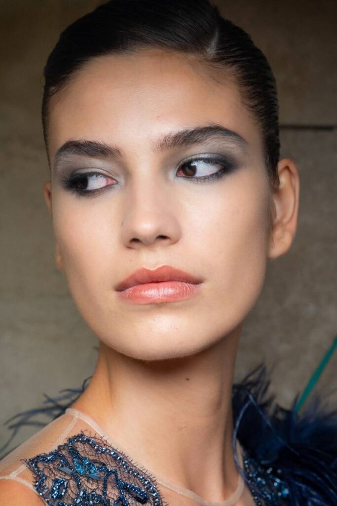 make up smoyy eyes