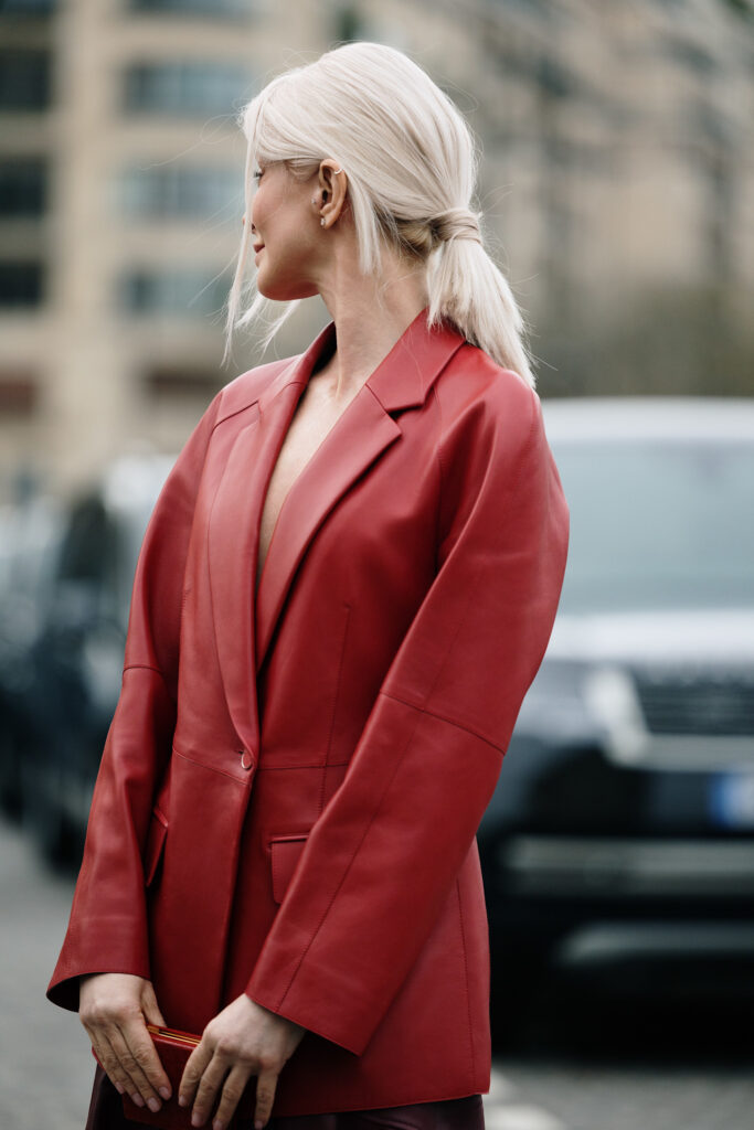 blazer rosso giacche di tendenza moda autunno 2026 come vestirsi nella mezza stagione