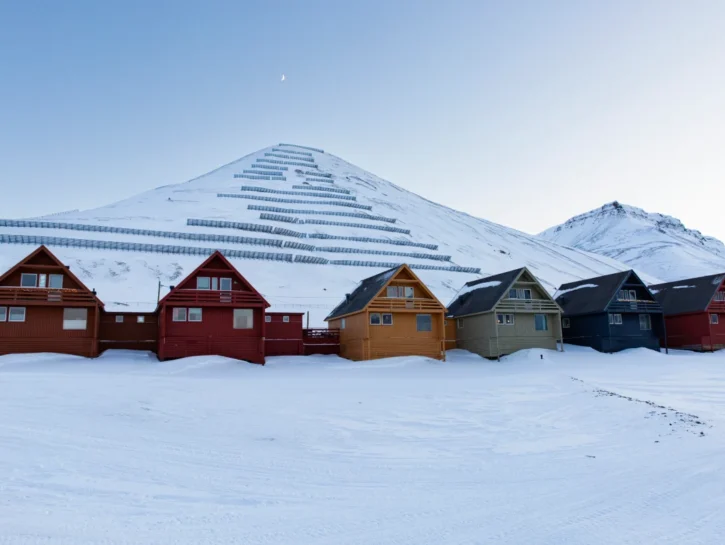 Com'è vivere nella città più a nord del mondo? Lo raccontano le donne delle Svalbard