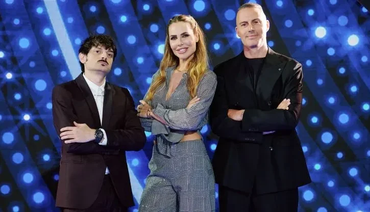 Ilary Blasi, Fabio Rovazzi e Daniele Battaglia posano per Tim Battiti live