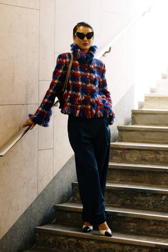 il blazer asciutto in tweed è tra i 5 trend dell'autunno per rendere chic l'outfit