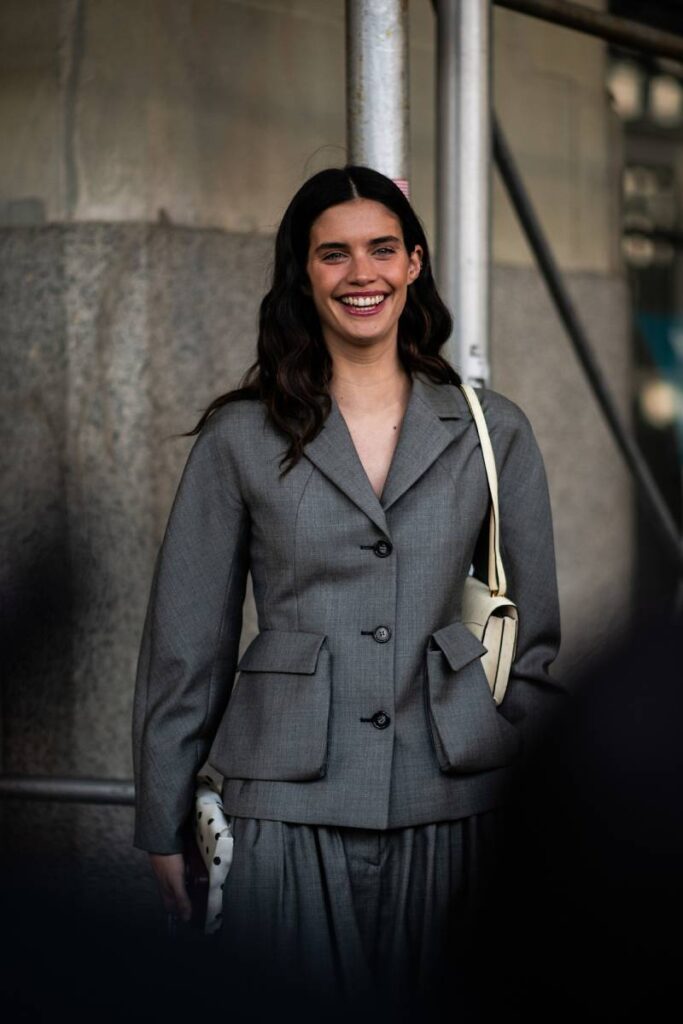 il blazer asciutto è tra i 5 trend dell'autunno per rendere chic l'outfit