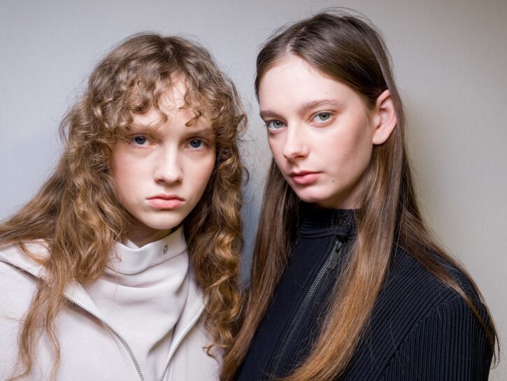 Capelli secchi o solo crespi? Prima di nutrirli, impara a distinguerli