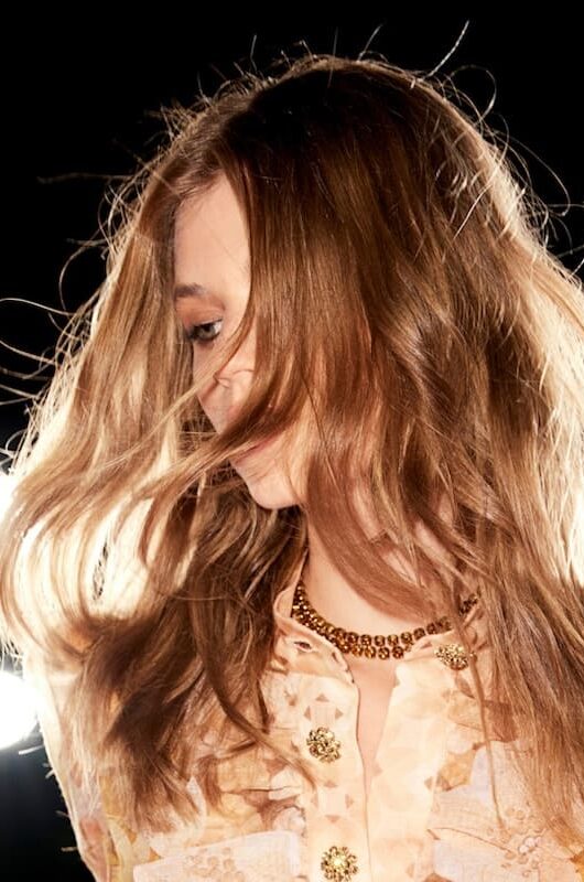Cambiare shampoo per non abituare i capelli? Spoiler: il motivo è un altro