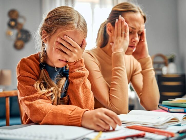 Compiti a casa: basta consegne last minute (e che mamma e papà tirino un sospiro di sollievo)