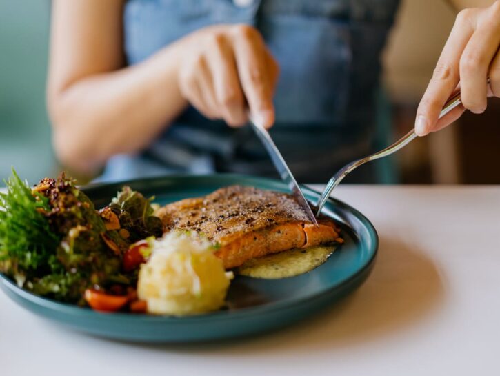 A dieta fuori casa? Ecco come mangiare bene senza rinunce