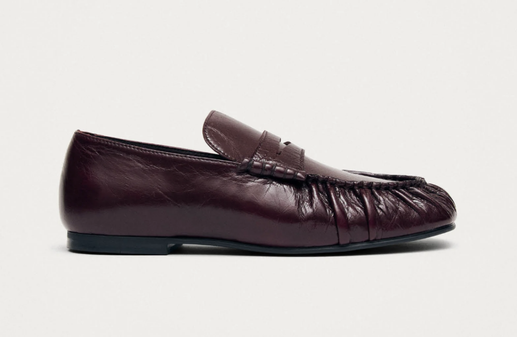 tendenza scarpe autunno 2026 mocassini burgundy