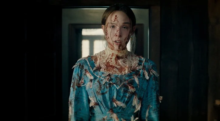 L'attrice Ella Beatty interpreta una insanguinata Lizzie Borden