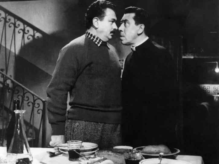 una scena di uno dei film con Peppone e Don camillo