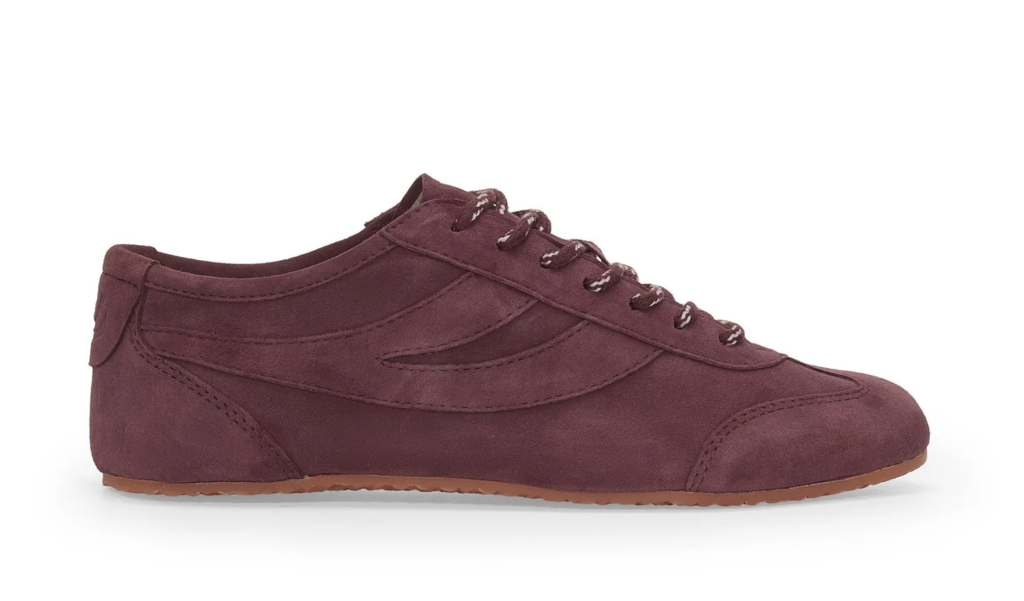 tendenza scarpe autunno 2026 sneakers burgundy