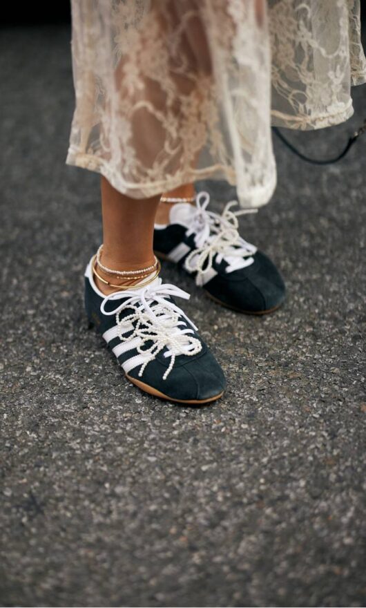 Sneakers in camoscio: quali comprare (e 3 motivi bonus per amarle)