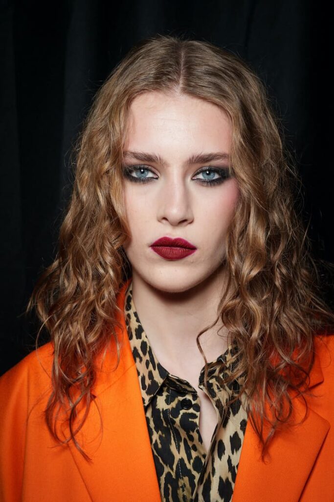 Modella con smokey eyes da Adam Leenaerdt.