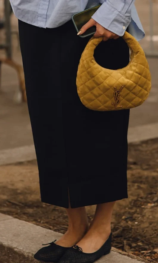 Guida alle borse colorate, in 5 nuance autunnali pronte a scaldare il look