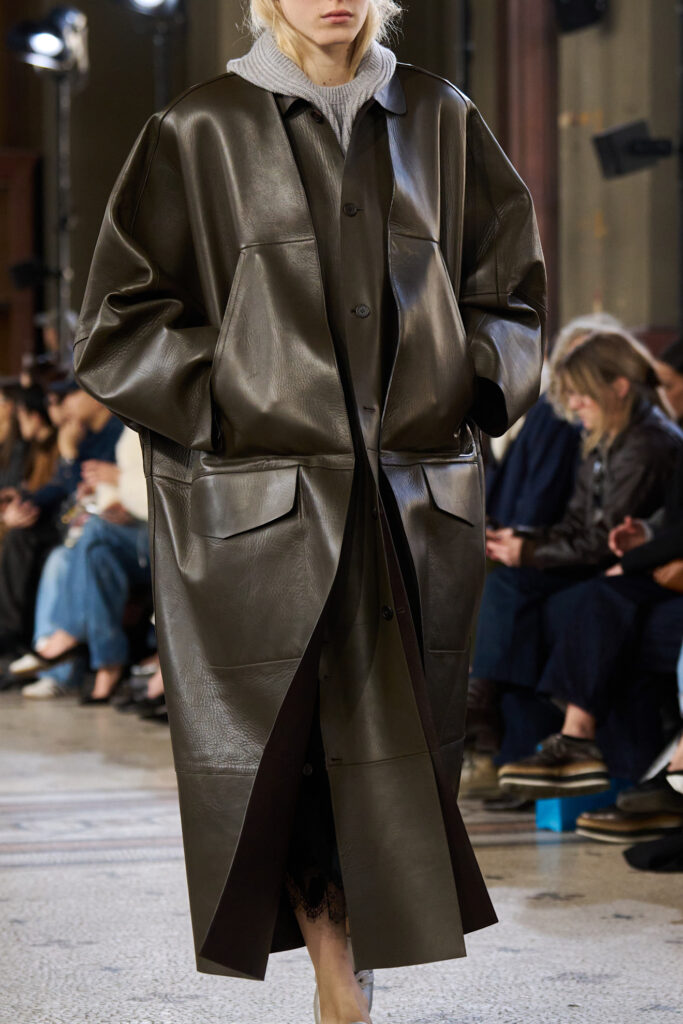 migliori cappotti pelle tendenze sfilate moda autunno inverno 2026 2027