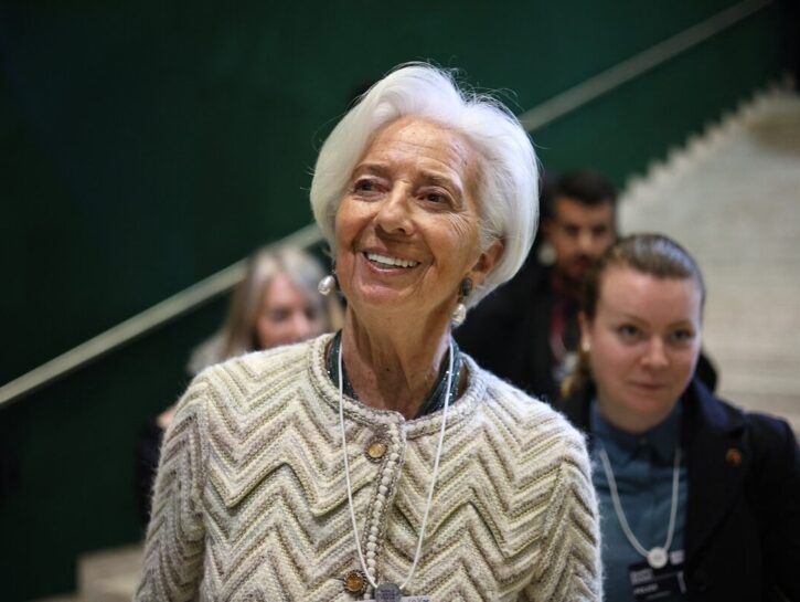 Christine Lagarde e gli altri: quando un cerotto vale più di mille parole