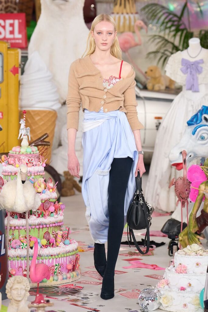 Modella con look messy alla sfilata Diesel