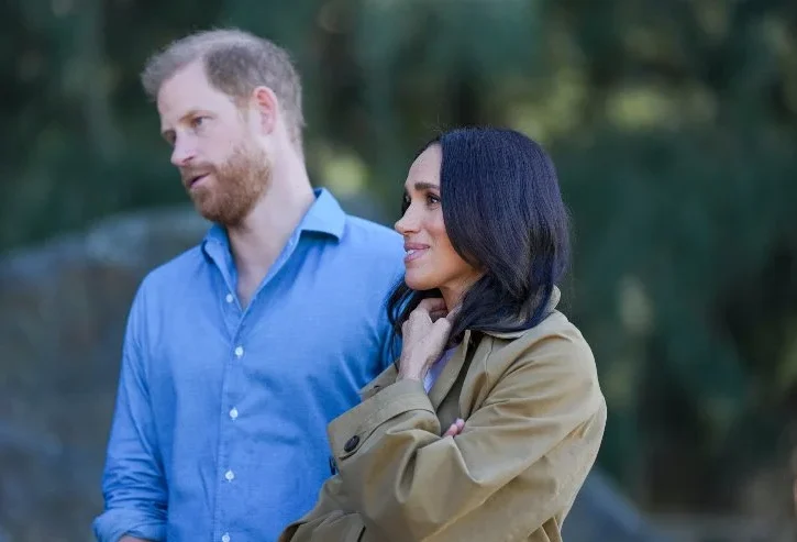 Meghan, Duchessa di Sussex e il Principe Harry, Duca di Sussex, il 16 aprile 2026 durante una passeggiata lungo l'albero di Scar a Melbourne, in Australia