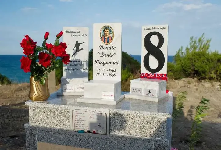 Il memoriale dedicato a Donato Bergamini, detto Denis, giocatore del Cosenza Calcio 1914