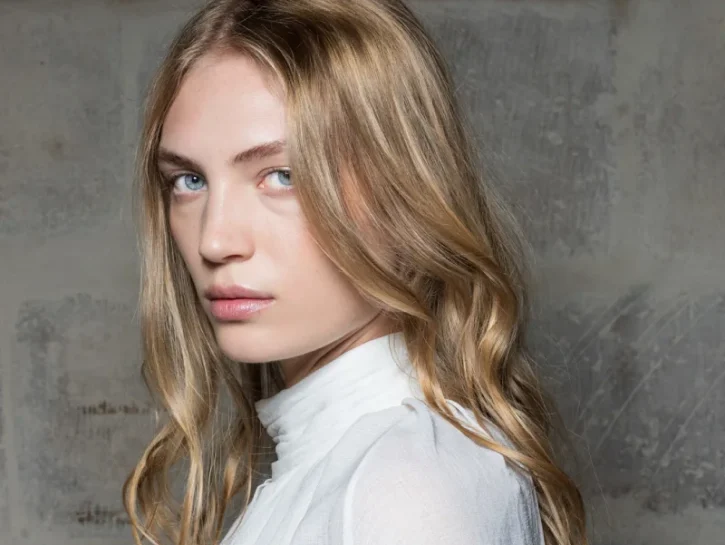 Pelle secca, capelli spenti, voglia di coccole: il miele è la star beauty che ti risolve tutto