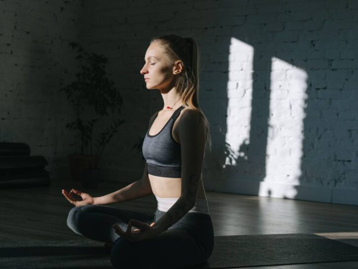 Satkama Yoga: riscoprire se stesse e la forza di stare accanto a chi soffre