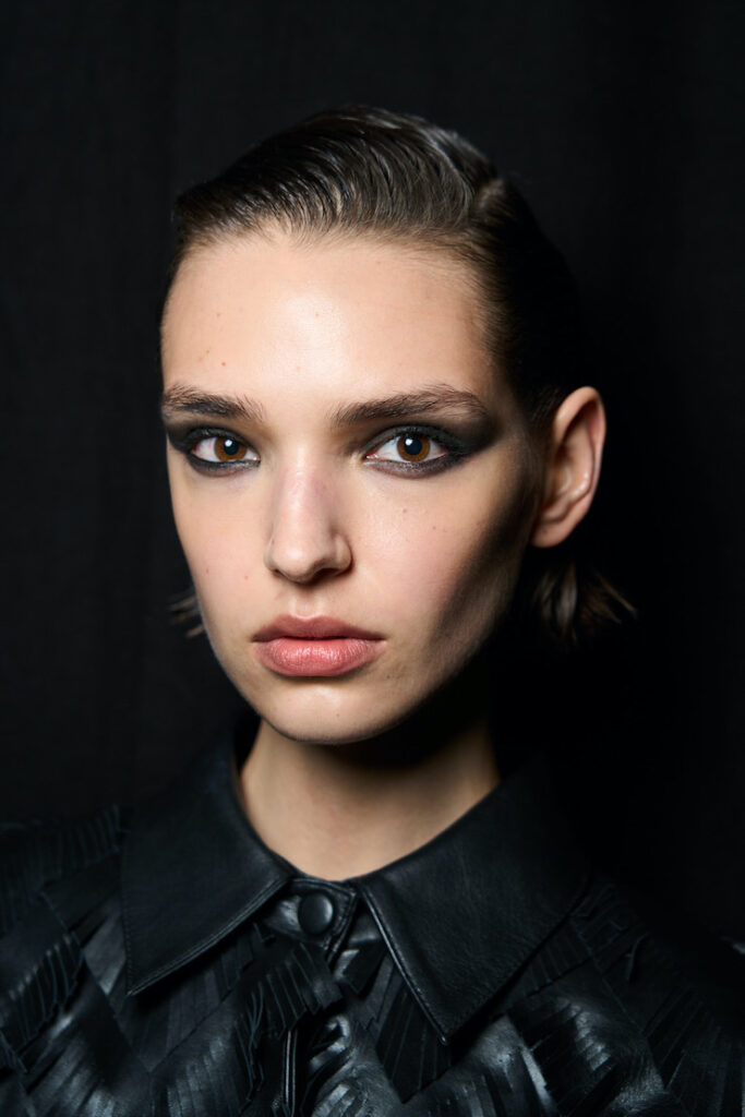 con smokey eyes da Philipp Plein