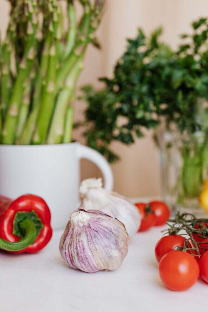 aglio, pomodorini, asparagi