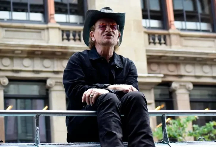 il leader degli U2 Bono in primo piano