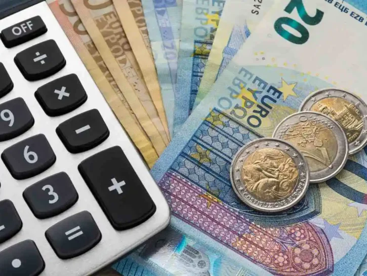 Il crollo dei salari reali in Italia: l'inflazione se li 