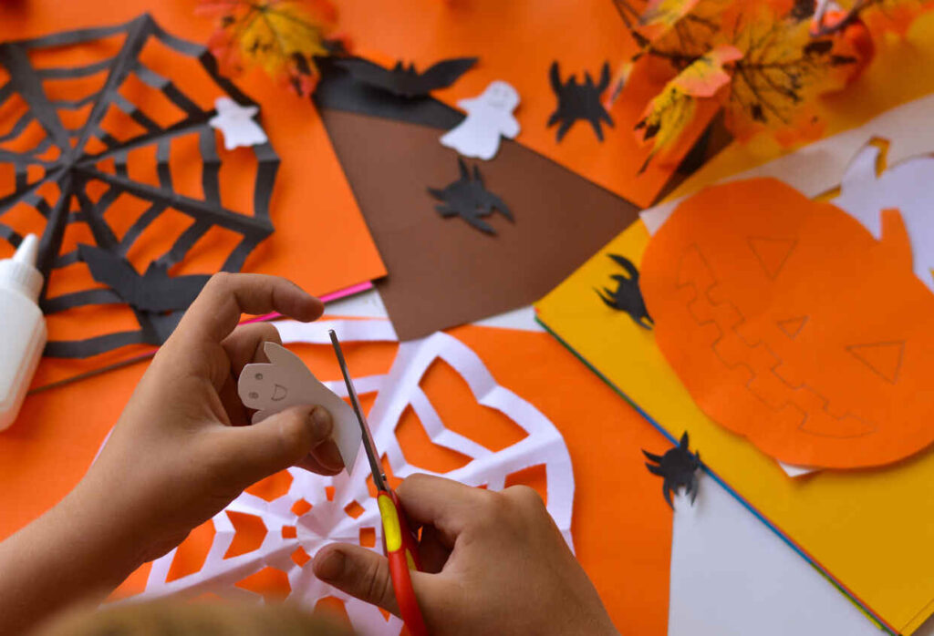 ritagli carta per decorazioni halloween