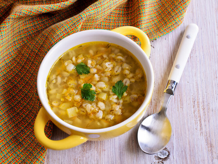 Minestrone d'orzo e zucca: la ricetta facile e saporita