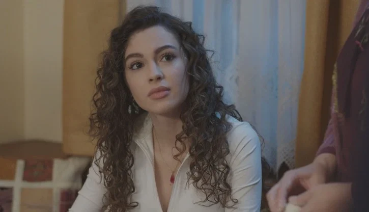 L'attrice Su Burcu Yazgı Coşkun in una scena della serie turca