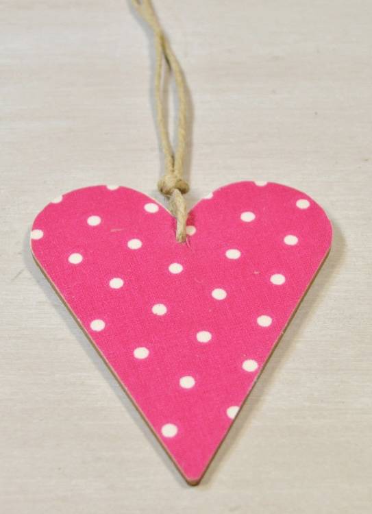 Cuore di legno da appendere, cuore di legno con boccioli di rose