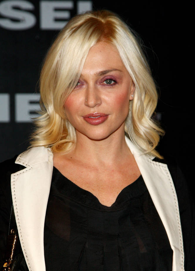 Paola Barale compie 50 anni | Foto | Matrimonio con Raz Degan | Ospite