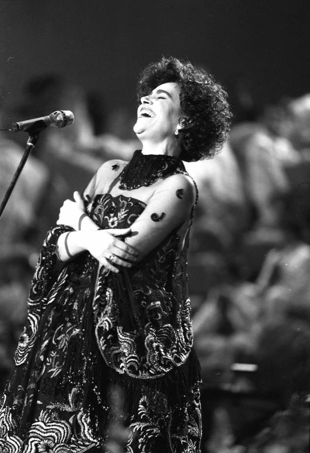 La storia del Festival di Sanremo dal 1951 ad oggi Abiti cantanti