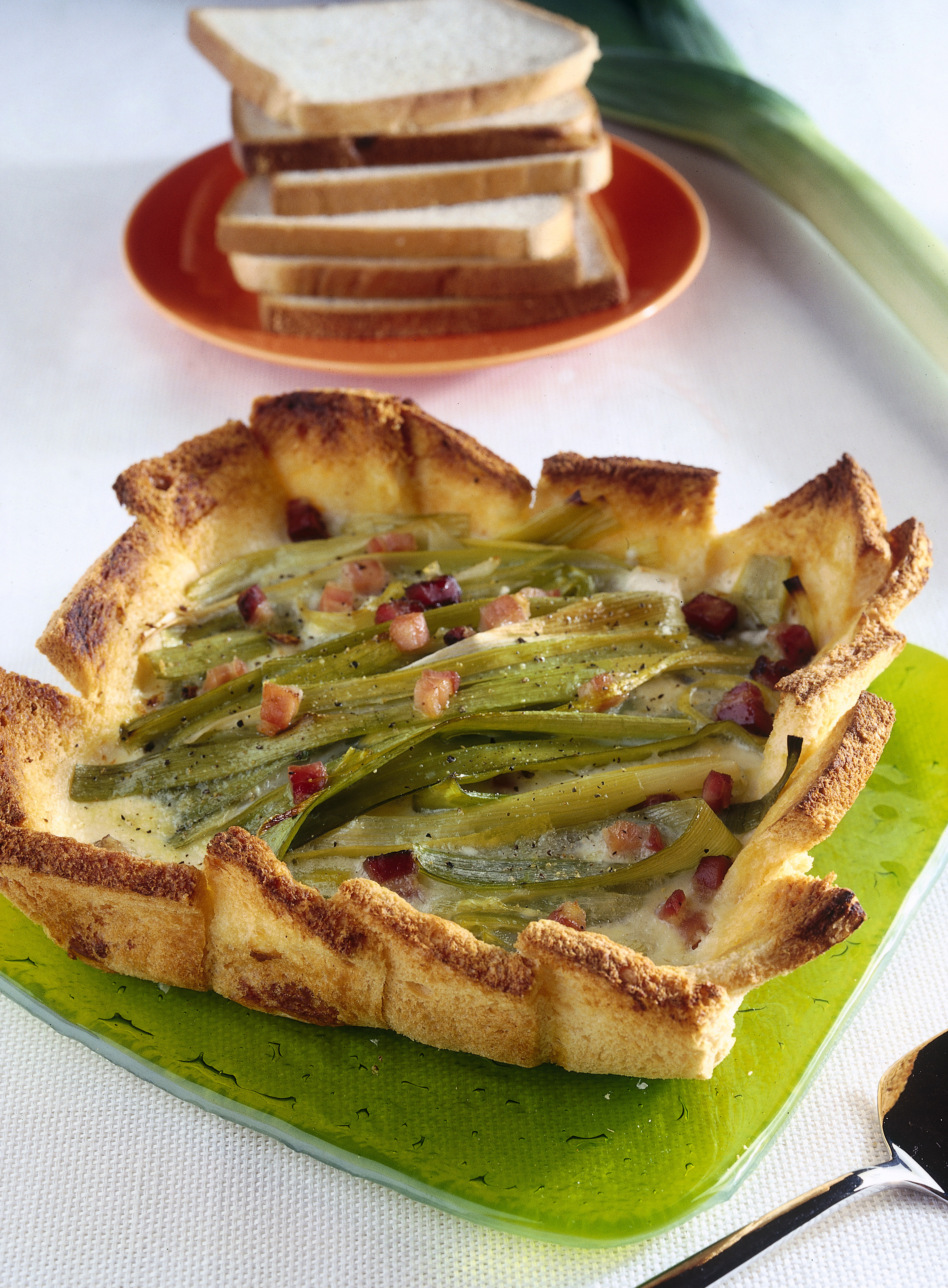 Ricetta Torta di pancarré con porri e speck | Donna Moderna