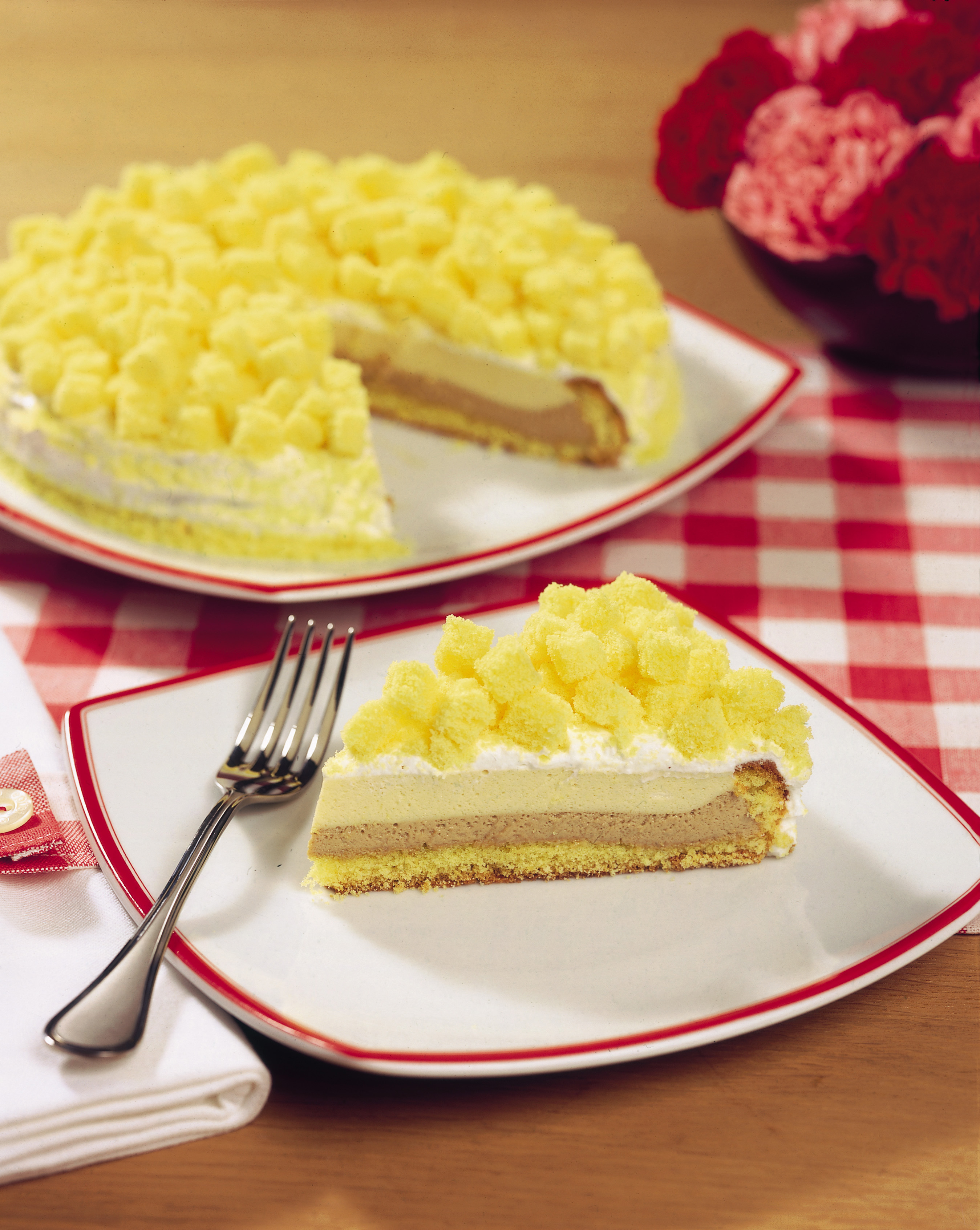 8 marzo - festa della donna Torta-mimosa-alle-due-creme