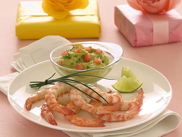 Ricetta Gamberi con salsa di avocado e yogurt | Donna Moderna