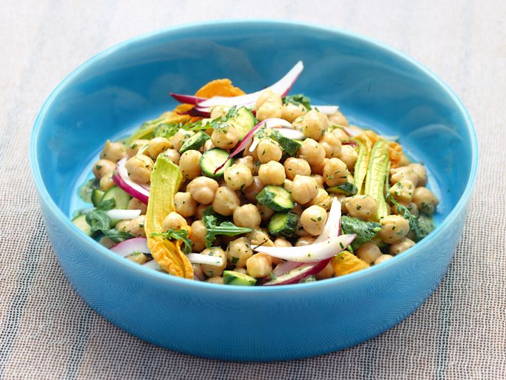 Bacco tabacco & triclinio > - Pagina 3 Insalata-aromatica-con-ceci-e-zucchine-725x545